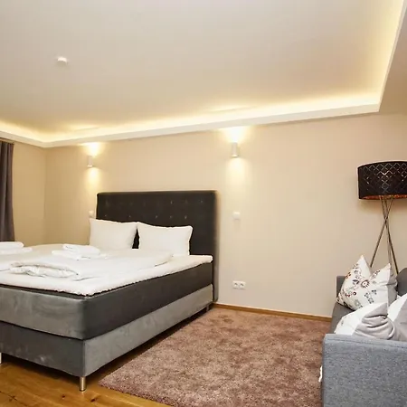 Ruhig Und Idyllische Lage, Strandnah, Gratis Nutzung Vom Ahoi Erlebnisbad Und Sauna In Sellin - Gutshaus Silvitz 01 * Bergen Auf Rugen