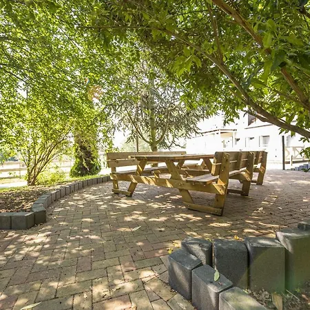 Ruhig Und Idyllische Lage, Strandnah, Gratis Nutzung Vom Ahoi Erlebnisbad Und Sauna In Sellin - Gutshaus Silvitz 01 * Bergen Auf Rugen