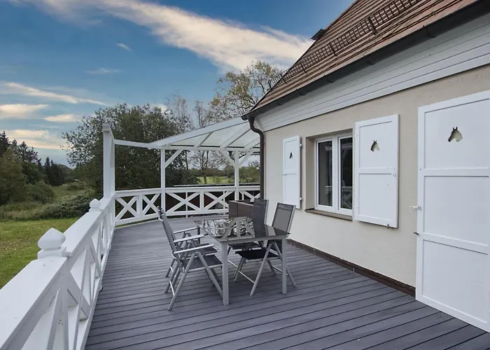 Ruhig Und Idyllische Lage, Strandnah, Gratis Nutzung Vom Ahoi Erlebnisbad Und Sauna In Sellin - Gutshaus Silvitz 01 Apartamento *