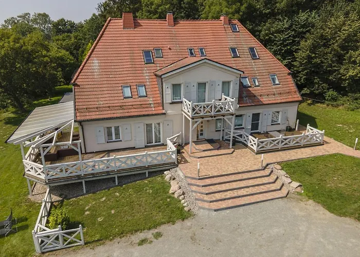Ruhig Und Idyllische Lage, Strandnah, Gratis Nutzung Vom Ahoi Erlebnisbad Und Sauna In Sellin - Gutshaus Silvitz 01
