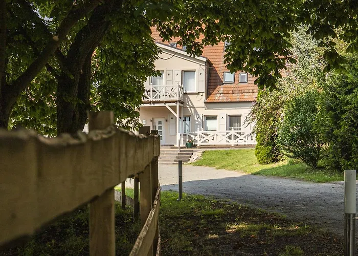 Apartamento Ruhig Und Idyllische Lage, Strandnah, Gratis Nutzung Vom Ahoi Erlebnisbad Und Sauna In Sellin - Gutshaus Silvitz 01 *