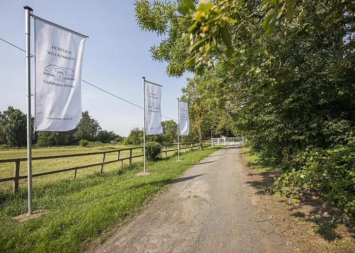 Ruhig Und Idyllische Lage, Strandnah, Gratis Nutzung Vom Ahoi Erlebnisbad Und Sauna In Sellin - Gutshaus Silvitz 01 Apartamento Bergen Auf Rugen