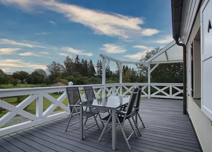Ruhig Und Idyllische Lage, Strandnah, Gratis Nutzung Vom Ahoi Erlebnisbad Und Sauna In Sellin - Gutshaus Silvitz 01 Apartamento *
