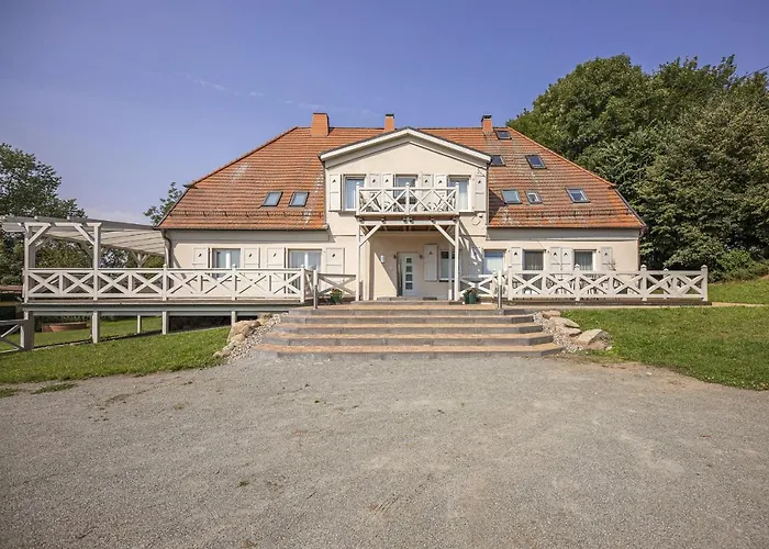 Ruhig Und Idyllische Lage, Strandnah, Gratis Nutzung Vom Ahoi Erlebnisbad Und Sauna In Sellin - Gutshaus Silvitz 01 *