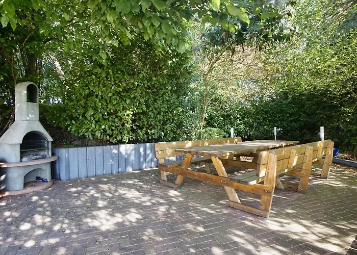 Ruhig Und Idyllische Lage, Strandnah, Gratis Nutzung Vom Ahoi Erlebnisbad Und Sauna In Sellin - Gutshaus Silvitz 01 * Bergen Auf Rugen