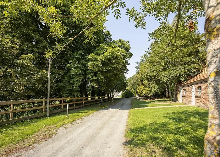 Ruhig Und Idyllische Lage, Strandnah, Gratis Nutzung Vom Ahoi Erlebnisbad Und Sauna In Sellin - Gutshaus Silvitz 01 *