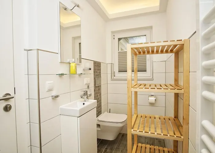 Apartamento Ruhig Und Idyllische Lage, Strandnah, Gratis Nutzung Vom Ahoi Erlebnisbad Und Sauna In Sellin - Gutshaus Silvitz 01 *
