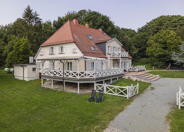 Ruhig Und Idyllische Lage, Strandnah, Gratis Nutzung Vom Ahoi Erlebnisbad Und Sauna In Sellin - Gutshaus Silvitz 01 Apartamento